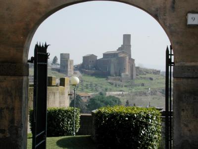 u24/holopain/medium/14113479.Tuscania.jpg