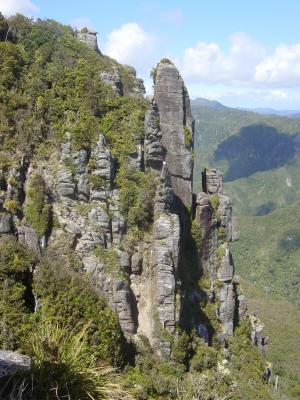 u24/jinj1/medium/14435995.Pinnacles13.jpg
