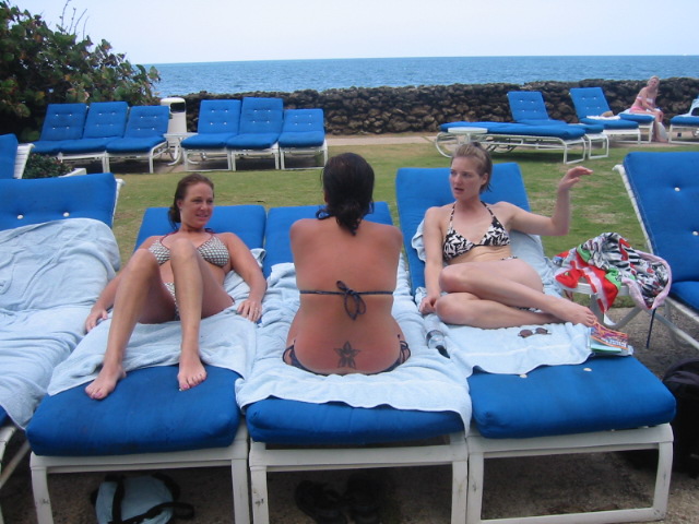 Maren, Jenni and Jill at the hotel