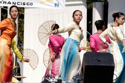 Likha dance troupe