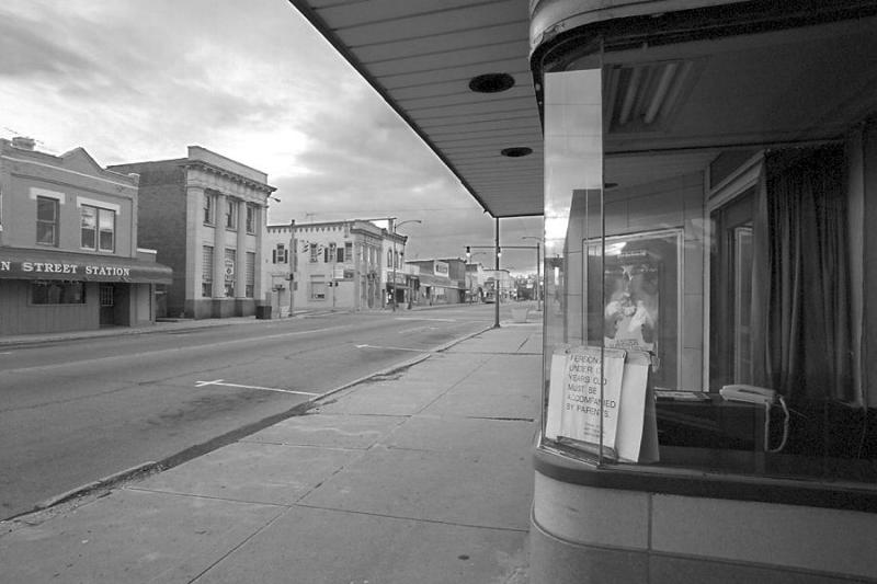 052403p400bw_crop0026 copy.jpg