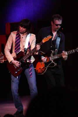 u24/rixpix/medium/14242705.chrissie_guitarist_sm.jpg
