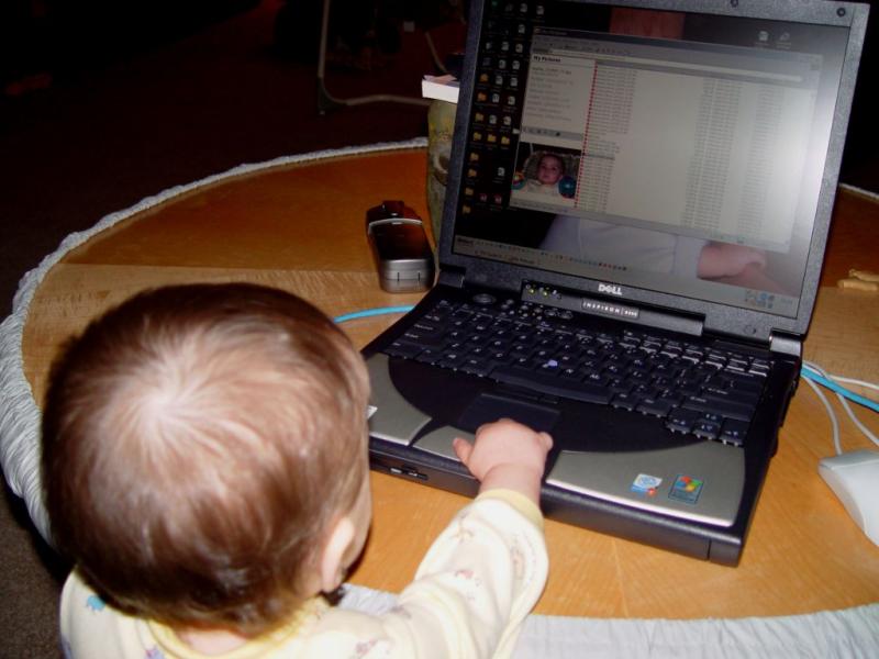 <B>Toddler-Tech</B><BR><FONT size=2>by Lou Gonzalez</FONT>