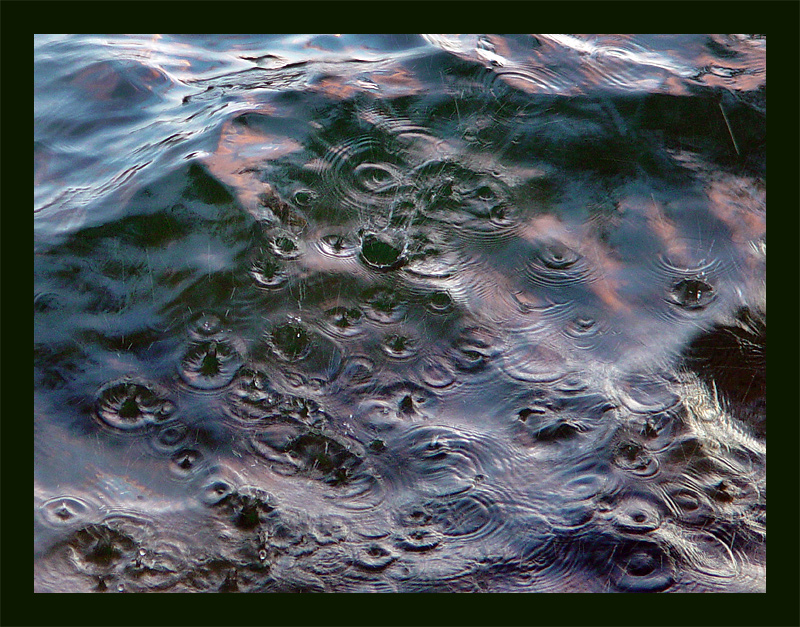 <B>Liquid Curves</B><BR><FONT size=2>by Ann Chaikin</FONT>