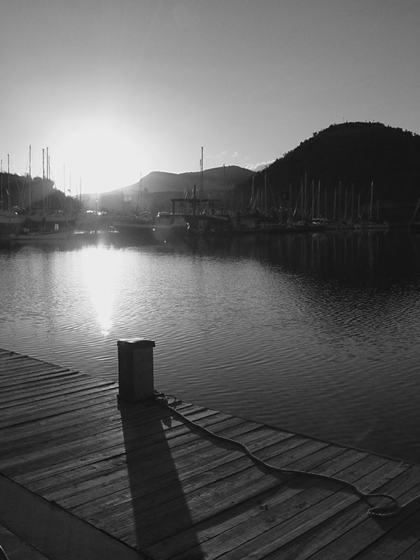<b> Sunrise </b><br>by TarikB
