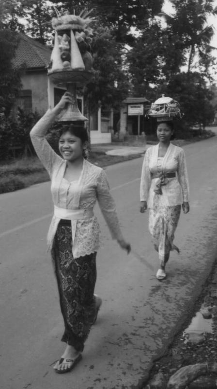 two ladies on their way to ceremony