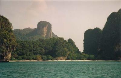u24/waterhead/medium/15364682.BreathtakingHatThamPhraNangBeachnearKrabi.jpg