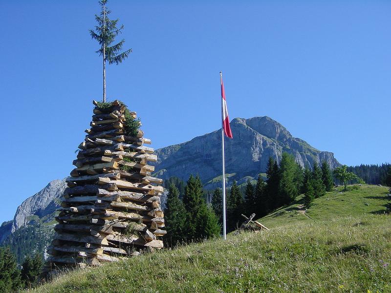 1. August-Feuer mit Blick zum Schilt