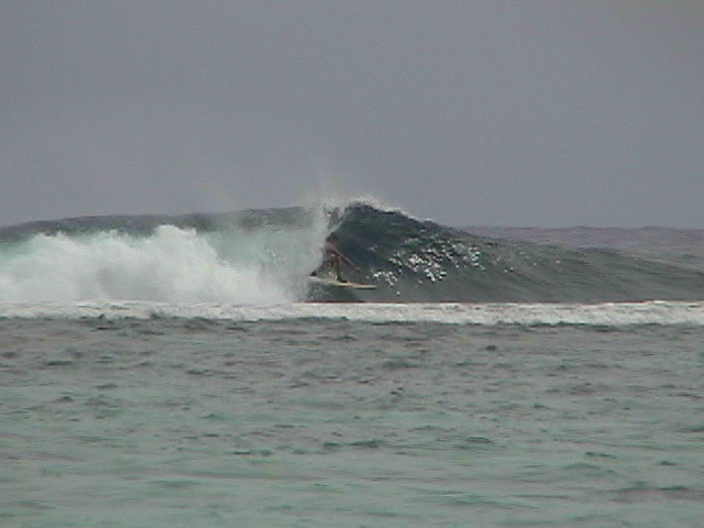 one of my best waves this day..black rock..rarotonga