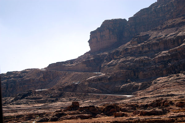 The Chinese built a road to connect Shibam with the mountaintop village of Kawkaban