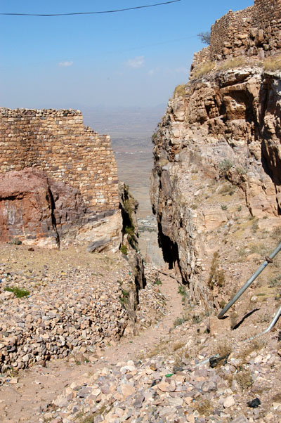 The path from Shibam to Kawkaban