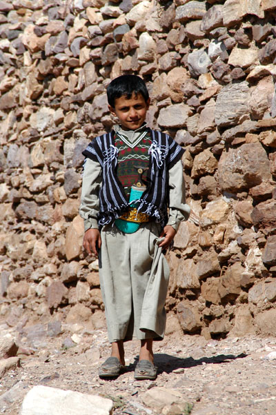 Boy with jambiya (dagger), Kawkaban