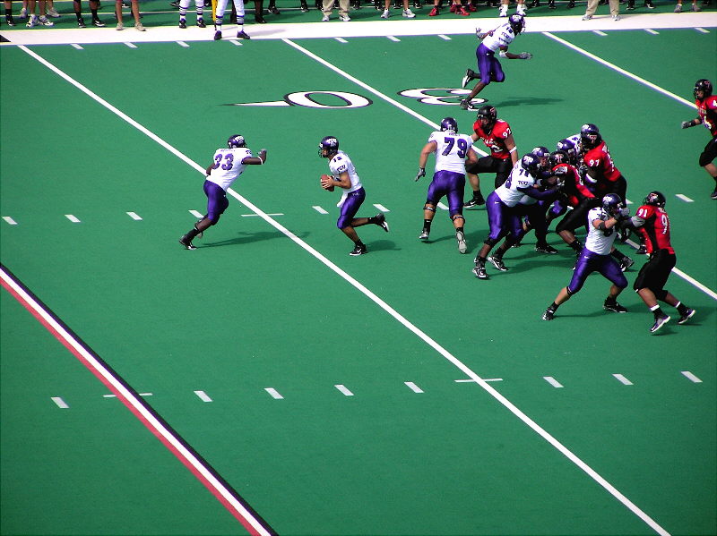 Gunn Fakes Handoff to Merrill
