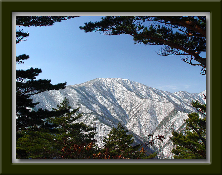 Snow Peaks