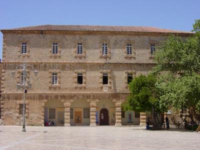 The archaeological museum: a dominating presence