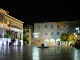 Inviting for a look at Syntagma Sq. - night...
