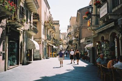 Some views of the streets of Taormina......