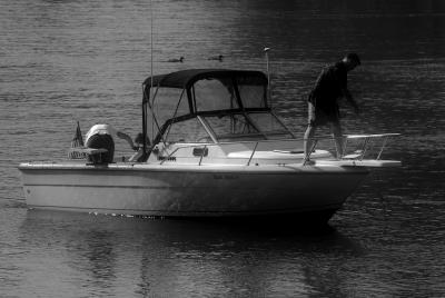 DSCF6468_BoatPicnickingBW.JPG