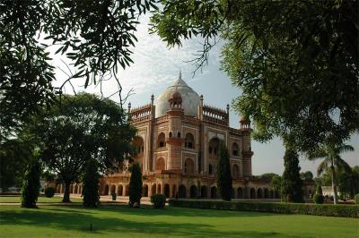 Safdurjung-Tomb.jpg