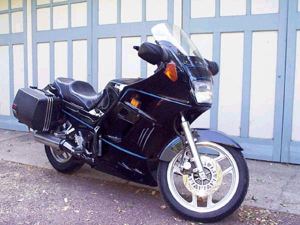 Mongos Black and Blue Connie