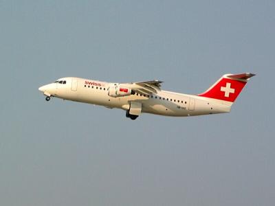 Avro RJ100 Take-off