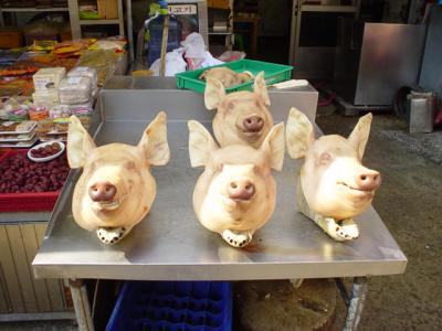 Pig heads at Jagalchi market in Busan