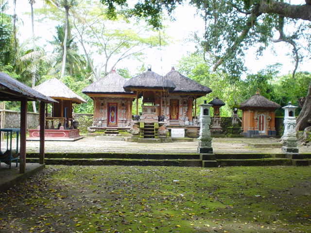 Temple on Nusa Lembongan