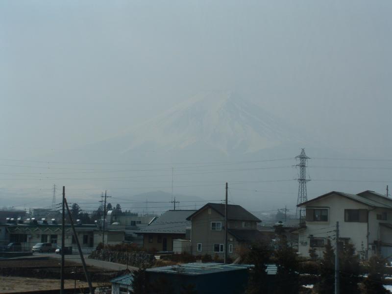 Mt. Fuji First Comes<br>into View from the<br>Tomei Expressway
