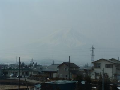 Mt. Fuji First Comes<br>into View from the<br>Tomei Expressway