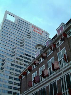 Schielandhuis infront of the Fortis bank building (architect Helmut Jahn)