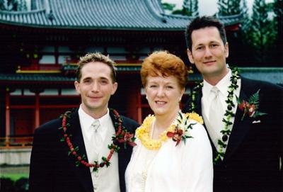 A and J with A's Mom Sarah3.JPG