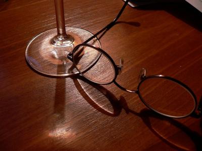 u25/laine82/medium/40685261.Glassthruglass.jpg