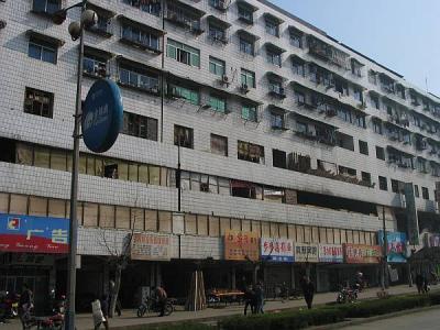 29631-Apartments over stores.jpg