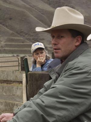 Marianne is in Focus. Ray isn't.