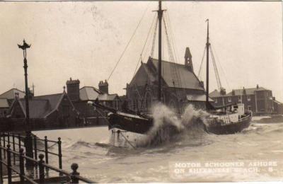 Schooner ashore1929