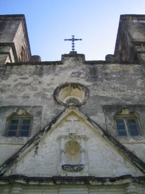 Looking up at Mission Concepion.JPG