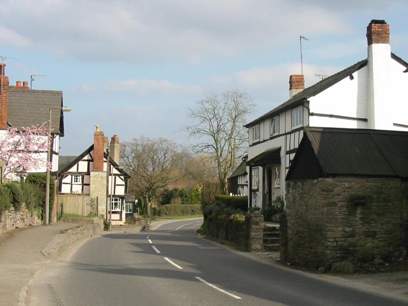 Pembridge High Street in the rush hour