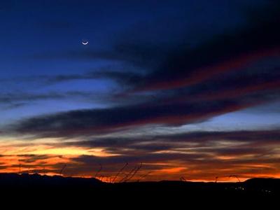 Moon in Sunset 7667