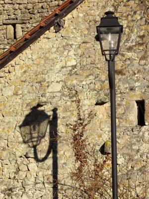 Le lampadaire et son ombre  Maucloux