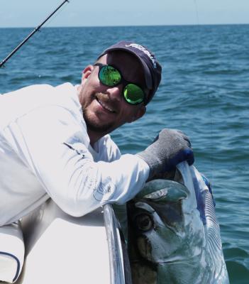 mike with 90 lb tarpon 05-16-03