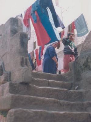 u25/mosko/medium/15219906.hangingthewashingoutinbethlehem.jpg
