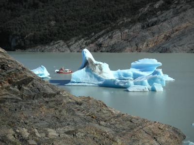 Tour boat