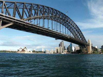 Sydney Bridge and Opera House.jpg