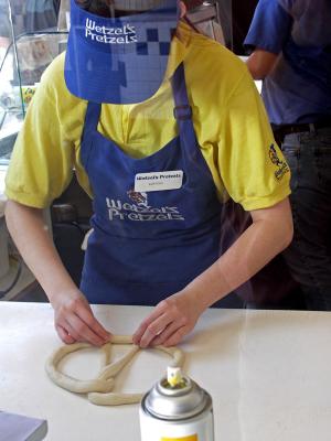 Pretzel Maker by JeffryZ