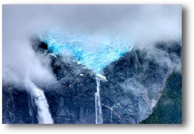 Cavi Hanging Glacier - Parque Nacional Queulat