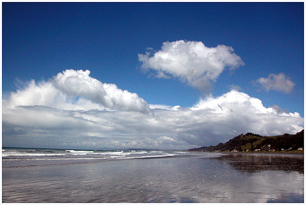 The sky and the sea (Ohope Beach)