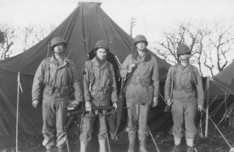 R.Jewel[MN] W.Milstead[MD] R.Bergin[NJ] L.OLeary[NY] England 1943