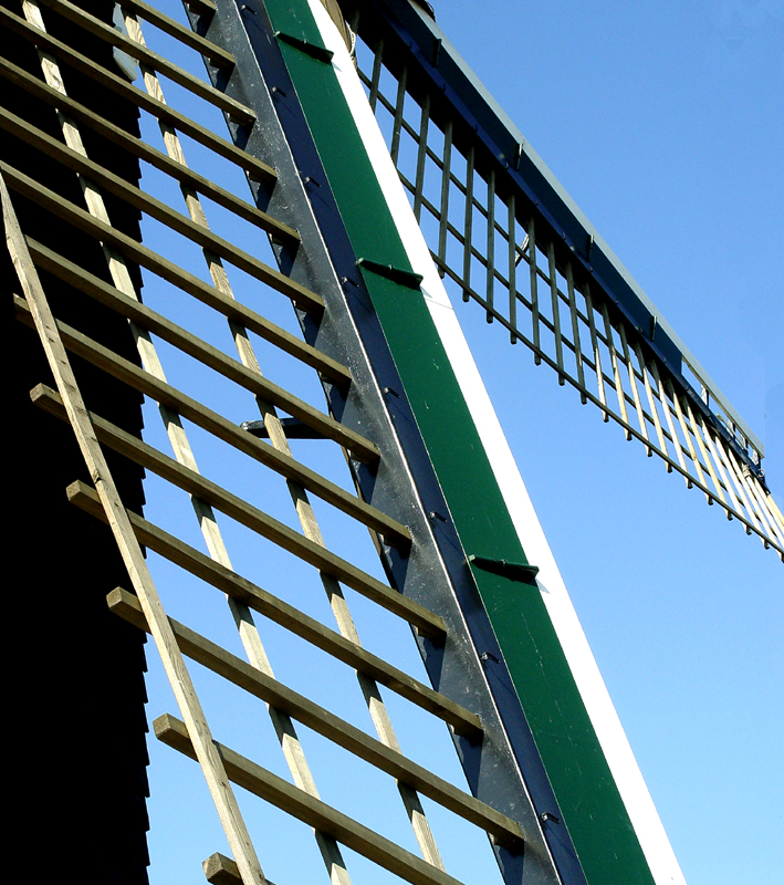 <p align=center> <b>Dutch Lines </b> <br> <font size=1> by Hewy </font> </p>