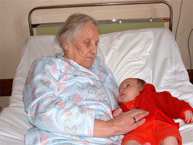 Maria et Maa, unies par 4 gnrations  by Doris Baillet