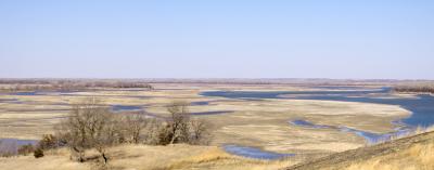 Missouri River near Vermillion, SD -- March '05